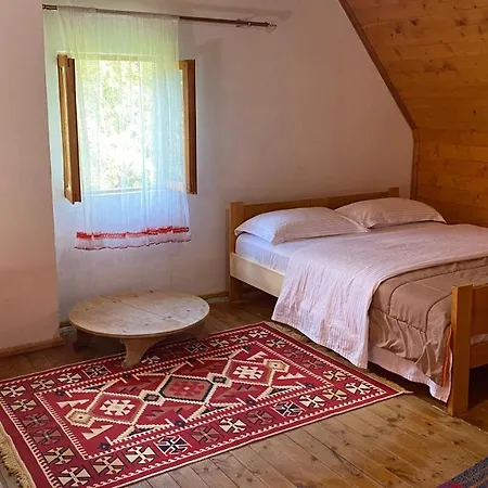بيت ضيافة Bujtina Leke Gerla